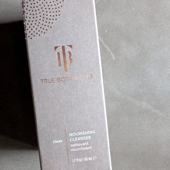 True Botanicals | Nourishing Cleanser - Picture 12 of 16